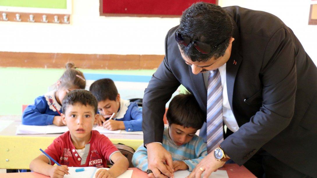 Müdürümüz Nuri Kapanoğlu Karacadağ  Kırsal Okulları Gezdi.